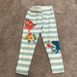 Envelope plum size 4 Dino leggings on teal and white striped print. TTS.